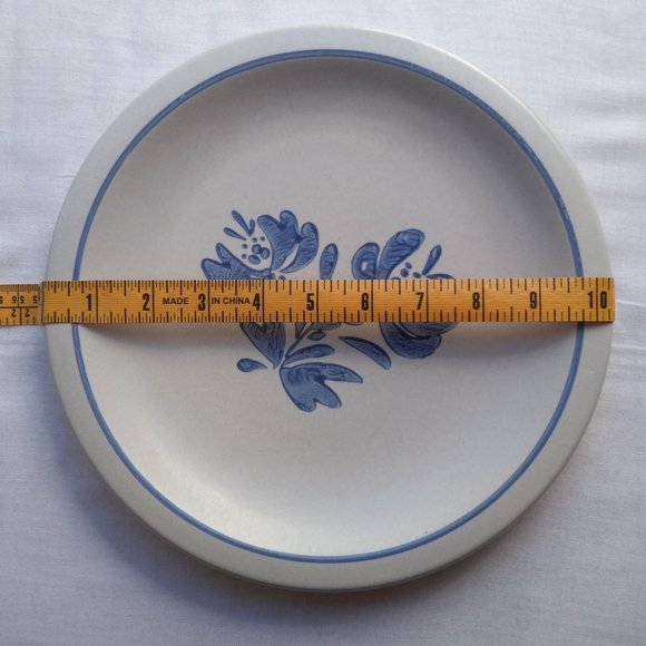 Vintage Pfaltzgraff Yorktowne Dinner Plate - Picture 6 of 7